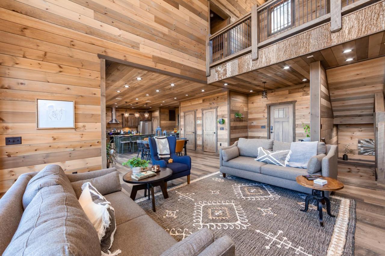 Splash Mountain Pool Hot Tub Theater Game Room Севьервилл Экстерьер фото