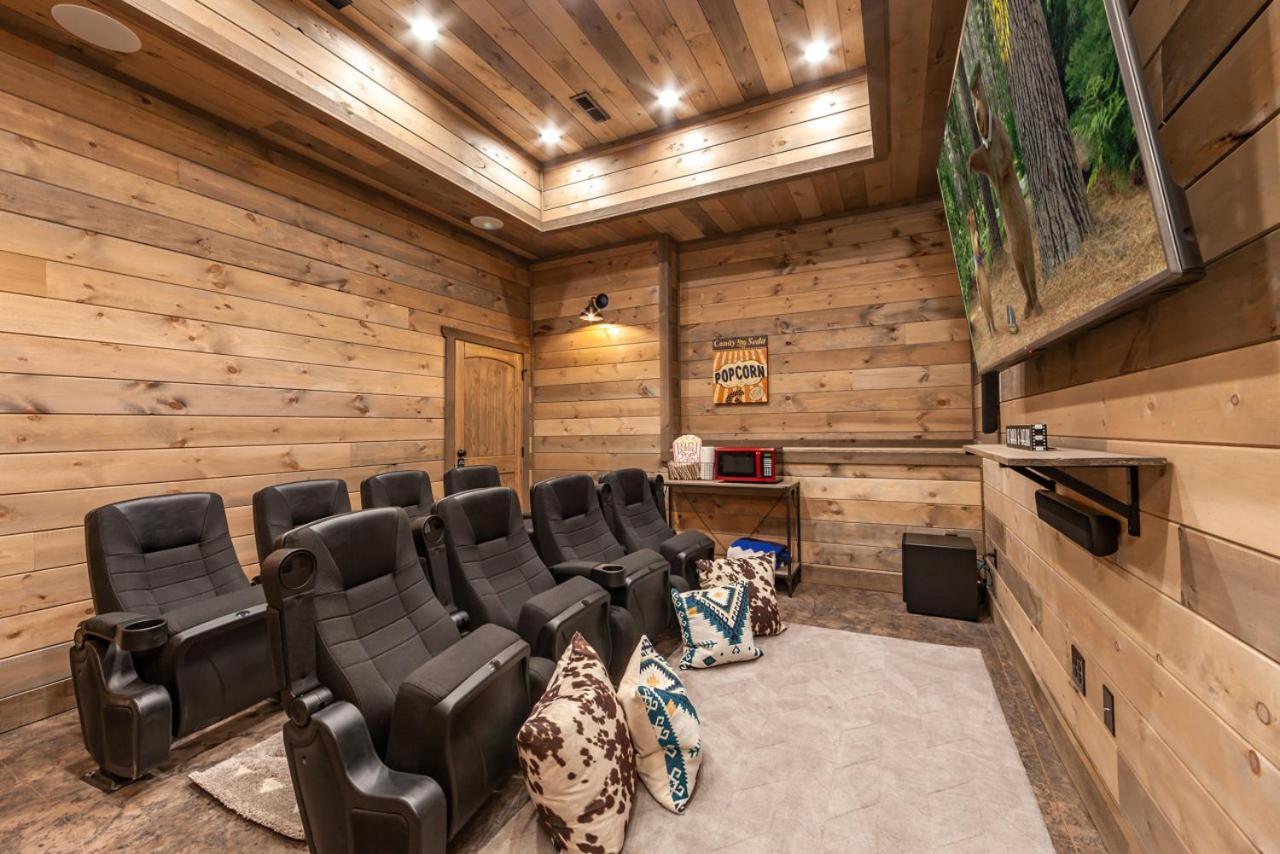 Splash Mountain Pool Hot Tub Theater Game Room Севьервилл Экстерьер фото