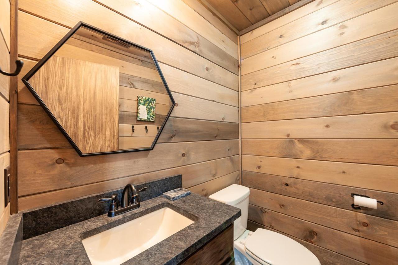 Splash Mountain Pool Hot Tub Theater Game Room Севьервилл Экстерьер фото