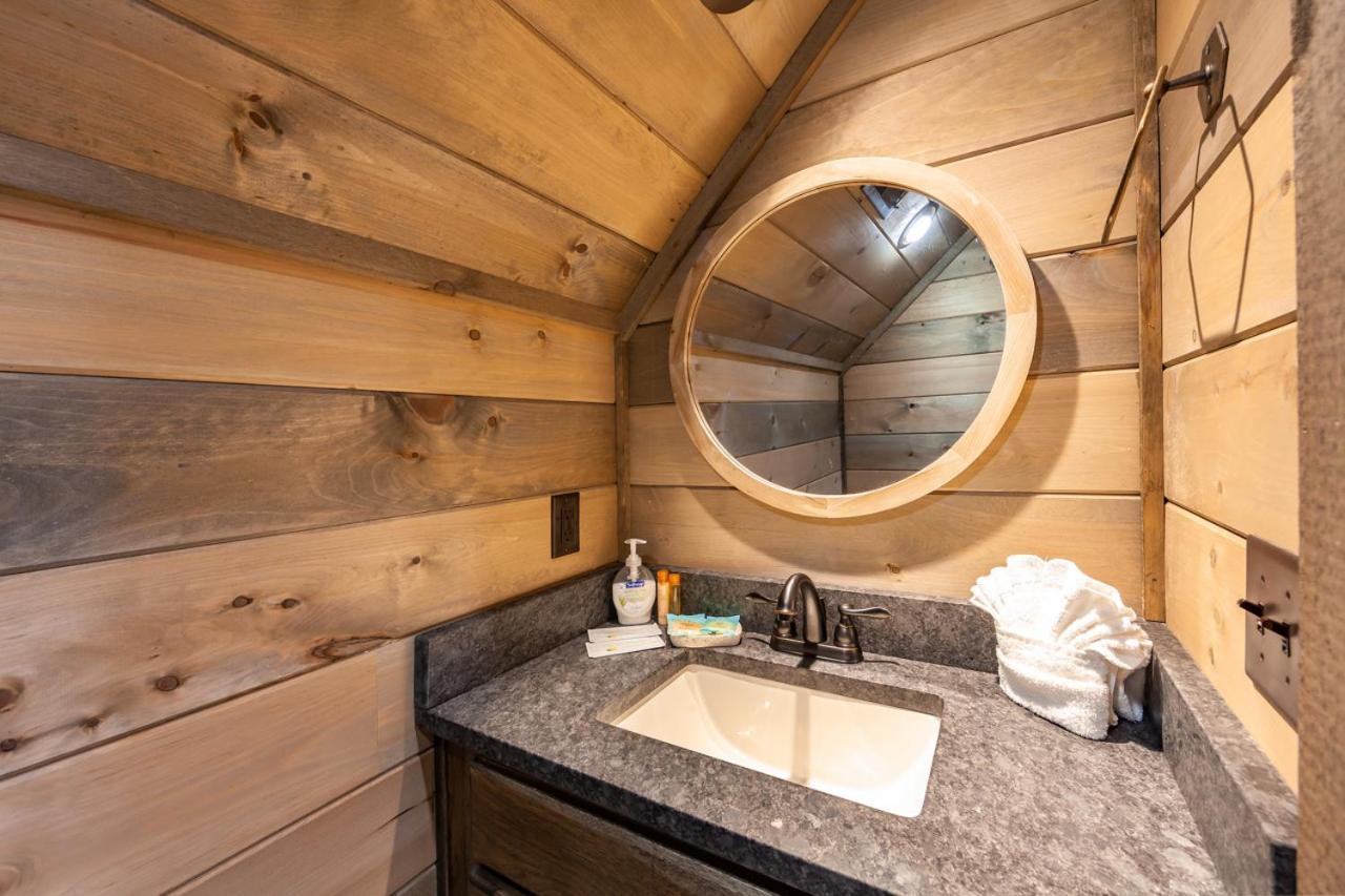 Splash Mountain Pool Hot Tub Theater Game Room Севьервилл Экстерьер фото