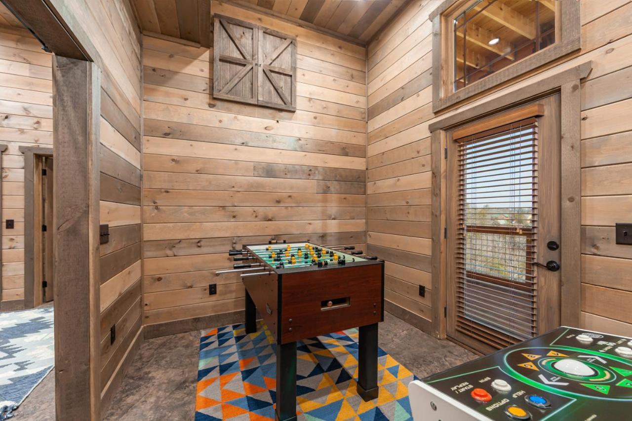 Splash Mountain Pool Hot Tub Theater Game Room Севьервилл Экстерьер фото