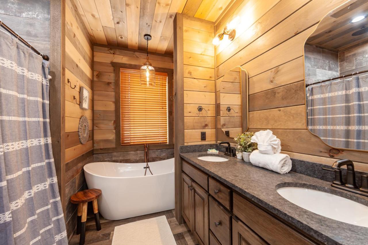 Splash Mountain Pool Hot Tub Theater Game Room Севьервилл Экстерьер фото