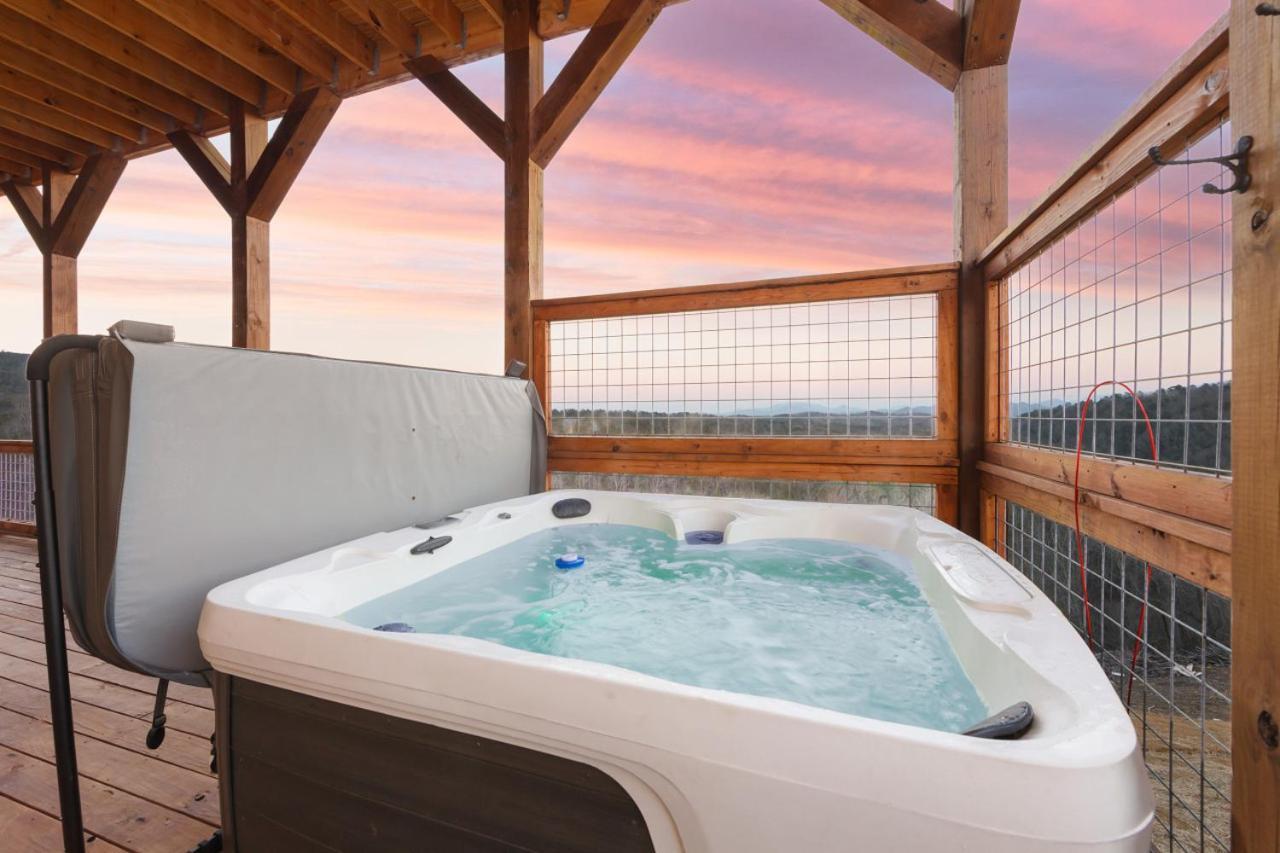 Splash Mountain Pool Hot Tub Theater Game Room Севьервилл Экстерьер фото